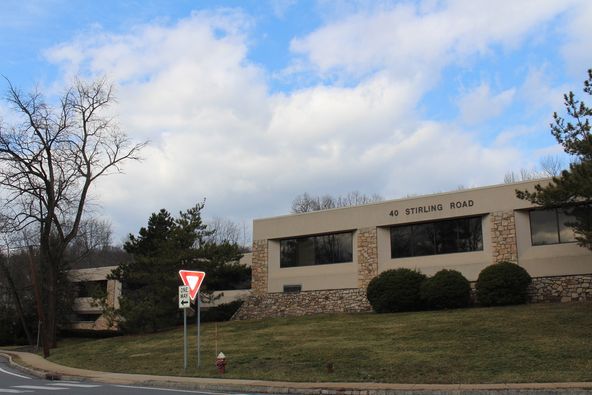 40 Stirling Rd, Watchung, NJ 07069